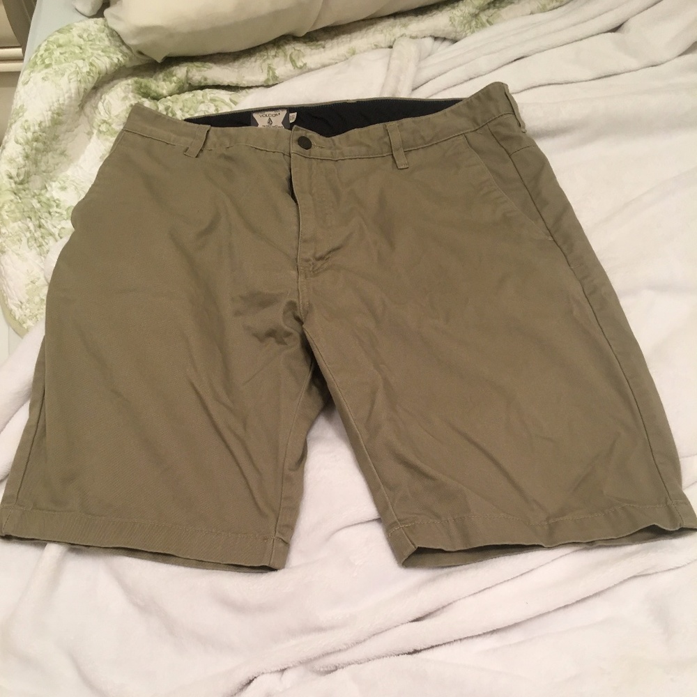 VOLCOM Tan Khaki Shorts Size 36
